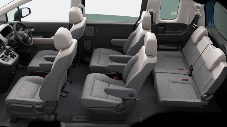 新型フリード　内装がチープと言われる