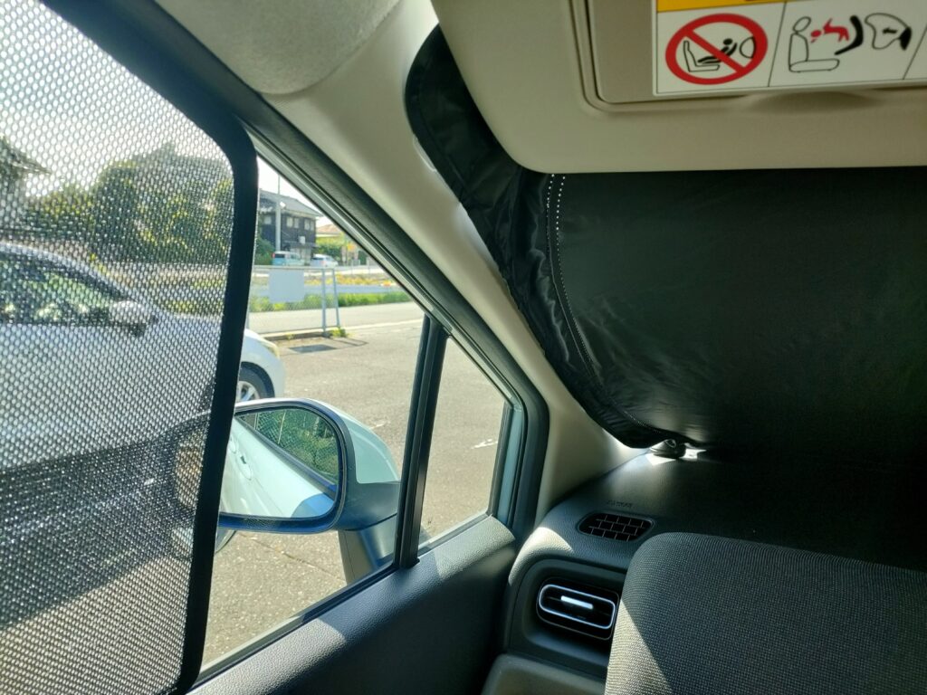 ①運転席からの見切り（ボンネット感覚、ピラーの圧迫感）