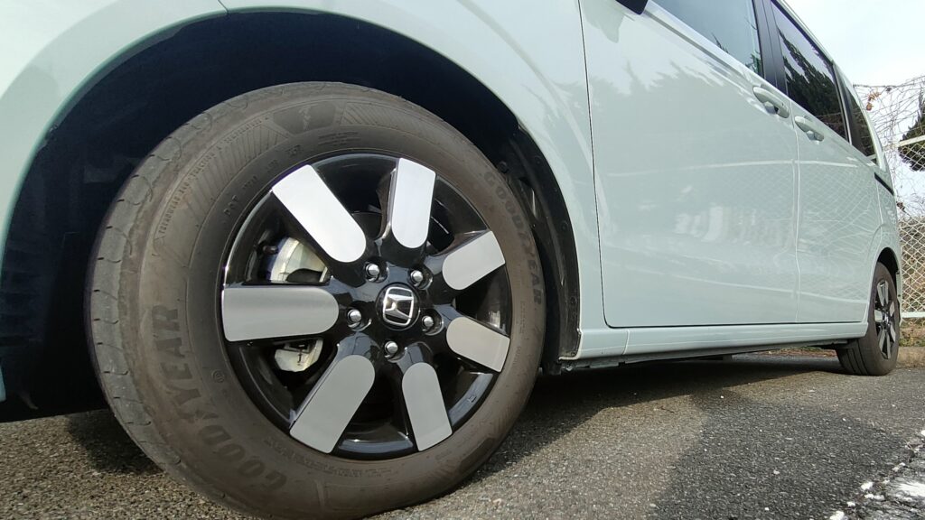 意外な落とし穴?16インチタイヤへの交換費用と駐車場代の注意点 新型フリード