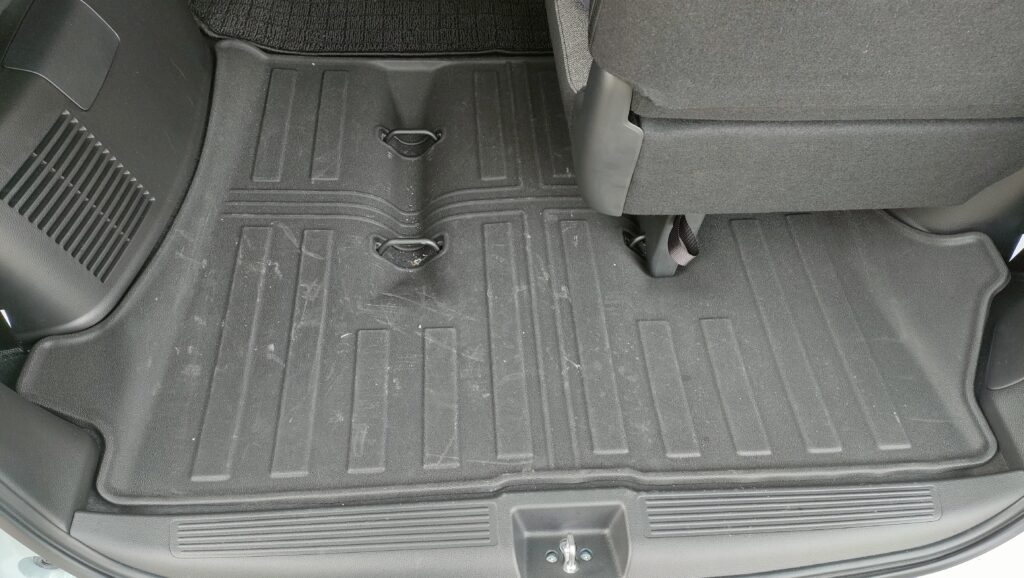 新型フリード　ラゲッジマット