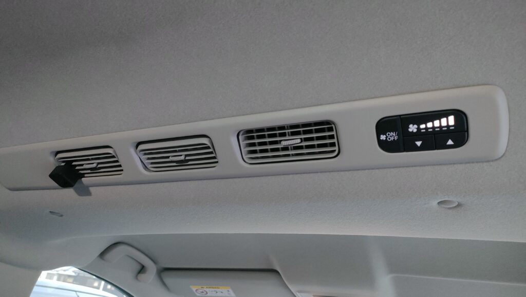 新型フリード リアクーラーあり・なし比較|後部座席の快適性はどれくらい違う?