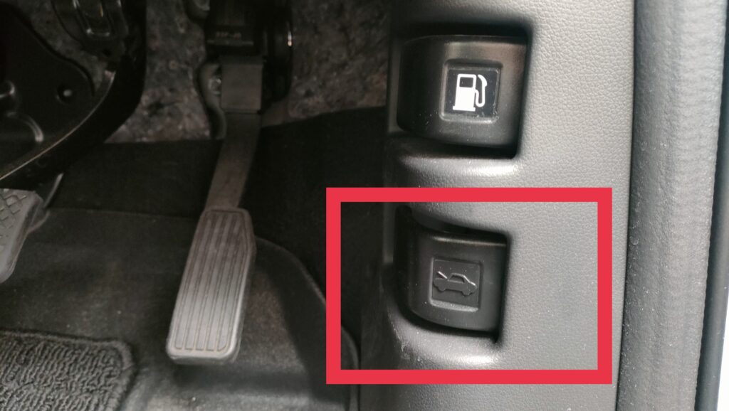 フリードのボンネット開け方